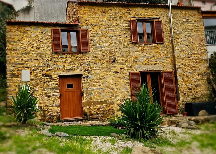 Pampihouse, Luxury Rustic House Near River