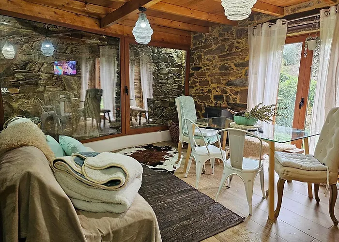 Pampihouse, Luxury Rustic House Near River