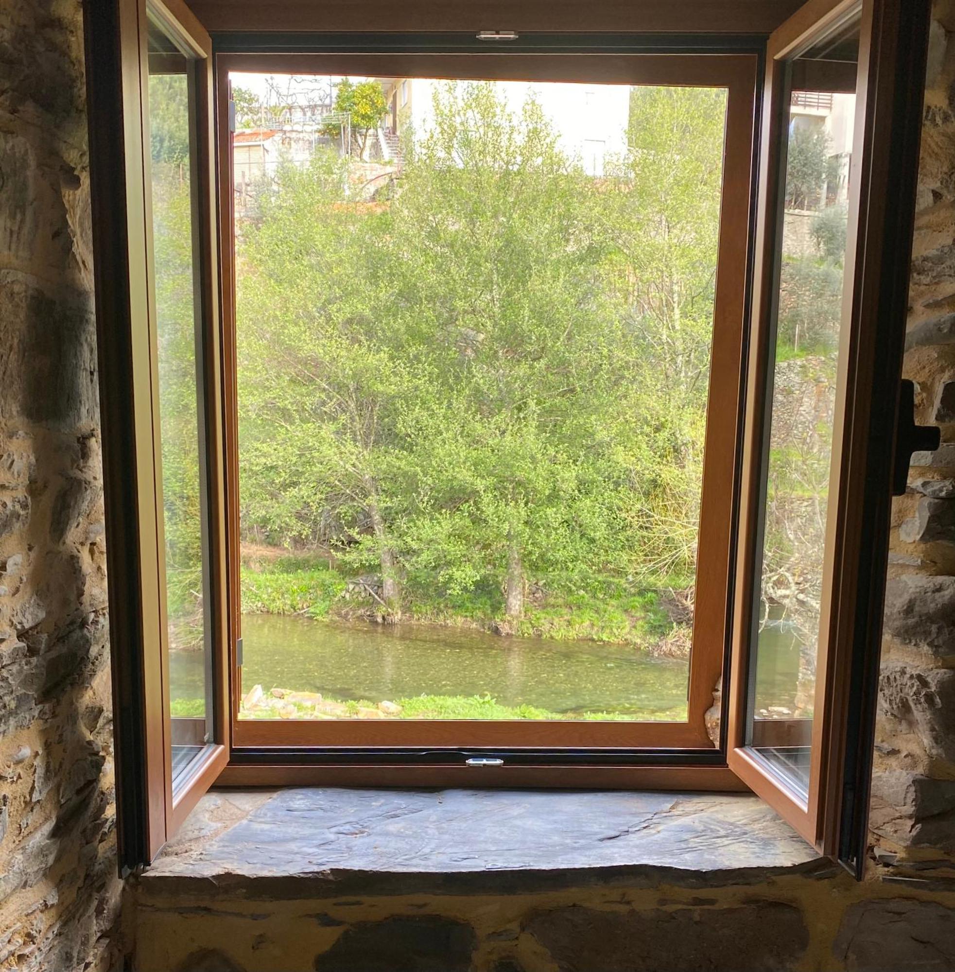 Сasa de vacaciones Pampihouse, Casa De Xisto Junto Ao Rio *